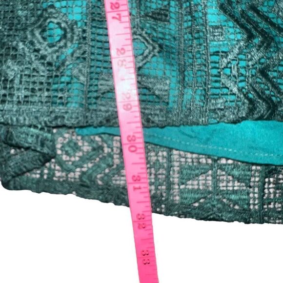 Little White Lies For UO Abi Geo Lace Dress NWT Medium - Picture 9 of 10